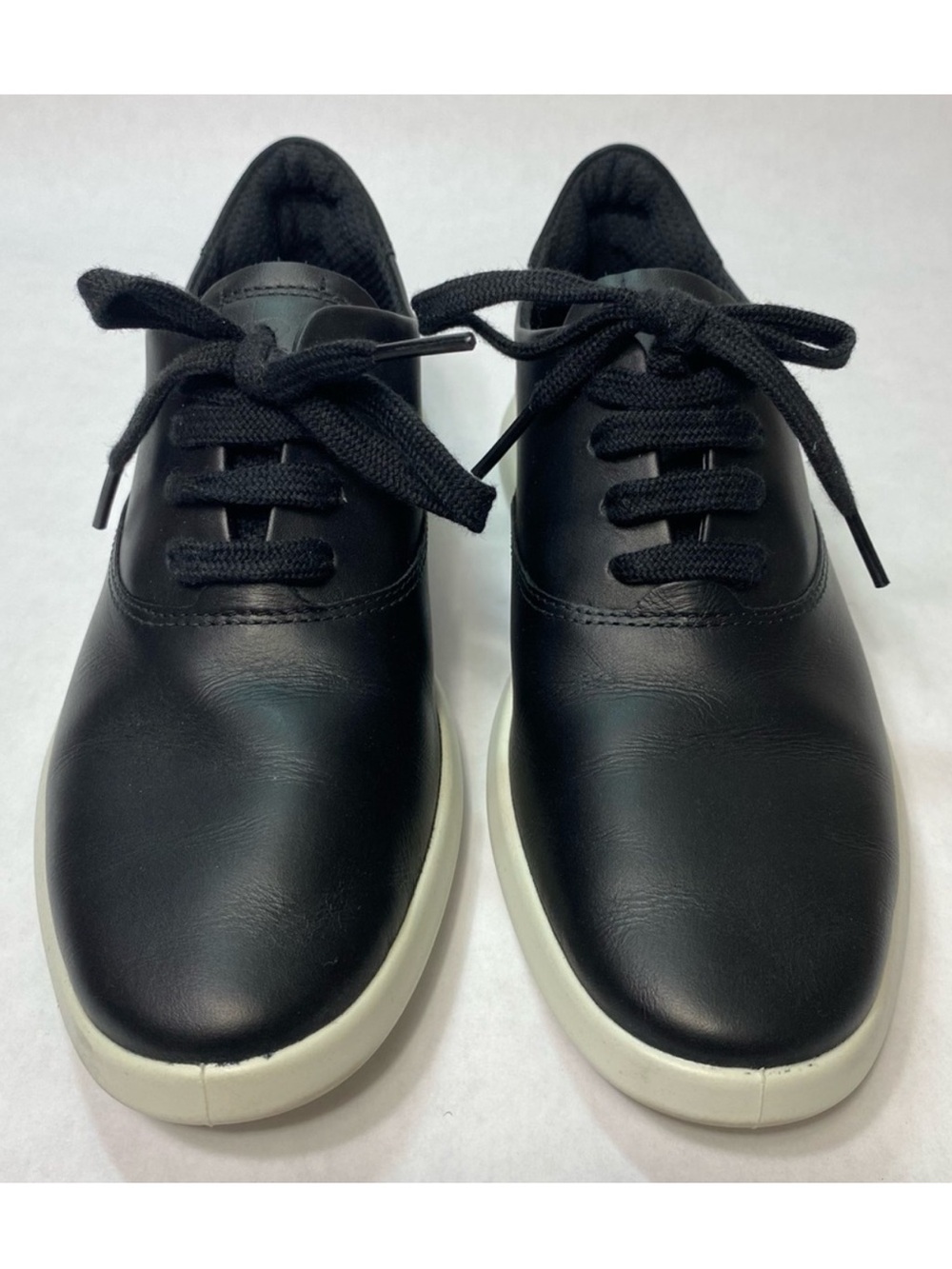 Ecco Minimalist Soft Leather Comfy Lace Up Women’s/Girl’s Casual Sneakers 3.5-4Y